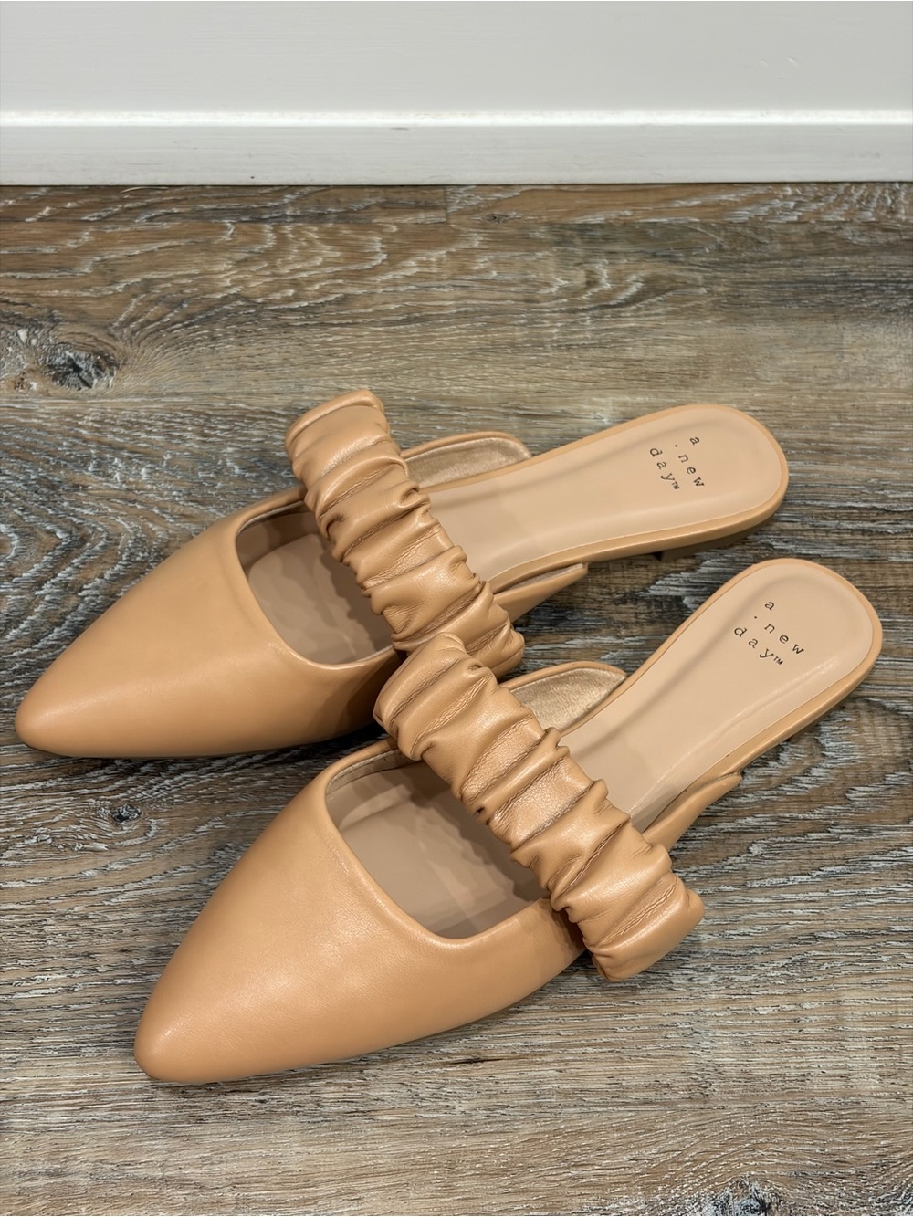 A new day- Camel Pointed Mule with Ruched Strap, Size 10 Women’s NWOT